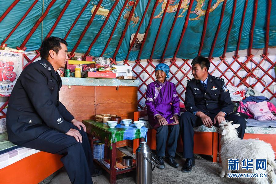 （愛國情 奮斗者&middot;圖文互動(dòng)）（8）印刻在戈壁上的名字