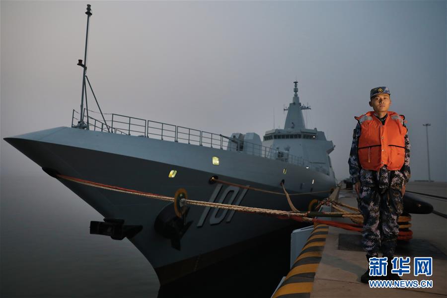 （新春走基層&middot;圖文互動）（4）&ldquo;我們的目標在視距之外，征途是星辰大海&rdquo;&mdash;&mdash;夜探國產(chǎn)首艘萬噸級驅(qū)逐艦南昌艦