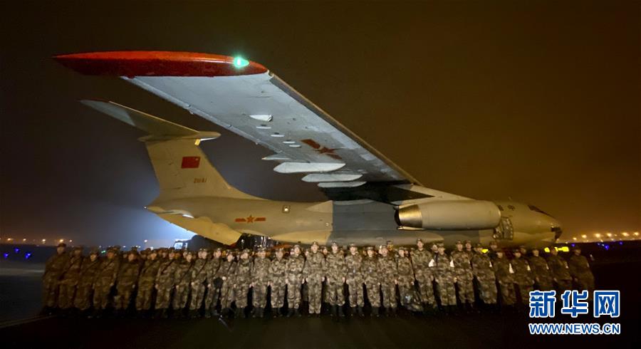 （新華全媒頭條&middot;圖文互動(dòng)）（5）新華社評(píng)論員：危難時(shí)刻，黨員干部要挺身而出&mdash;&mdash;論堅(jiān)決打贏疫情防控阻擊戰(zhàn)