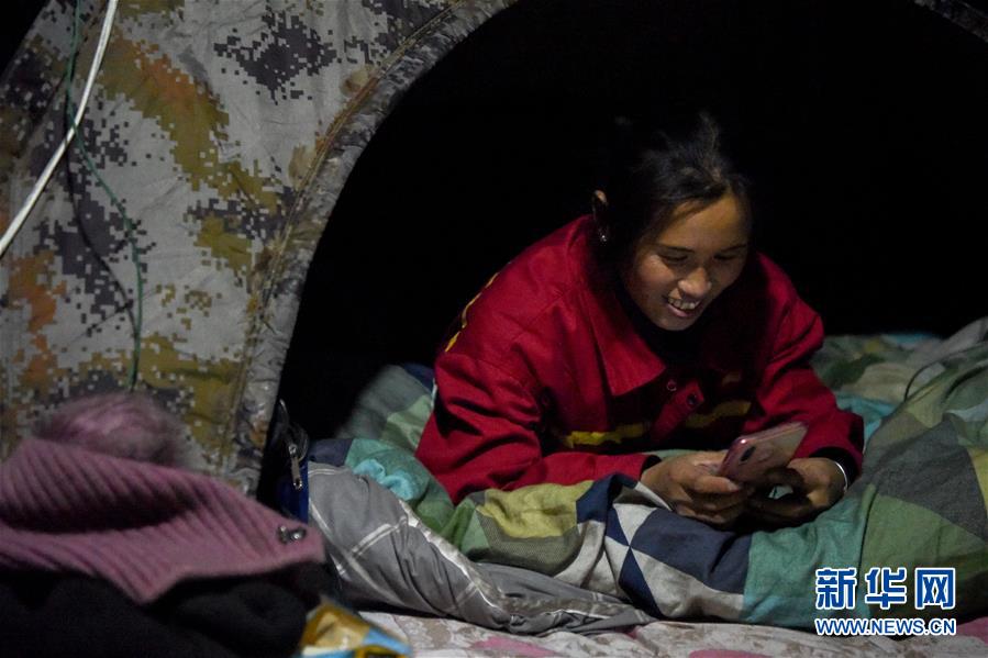 （新春走基層&middot;圖文互動(dòng)）（6）寒冬里，&ldquo;沙漠玫瑰&rdquo;猶自綻放