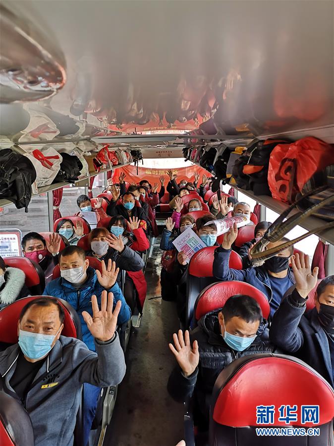 （做好六穩(wěn)工作 應對復雜局面&middot;圖文互動）（1）四川：&ldquo;點對點、一站式&rdquo;送農民工安全返崗