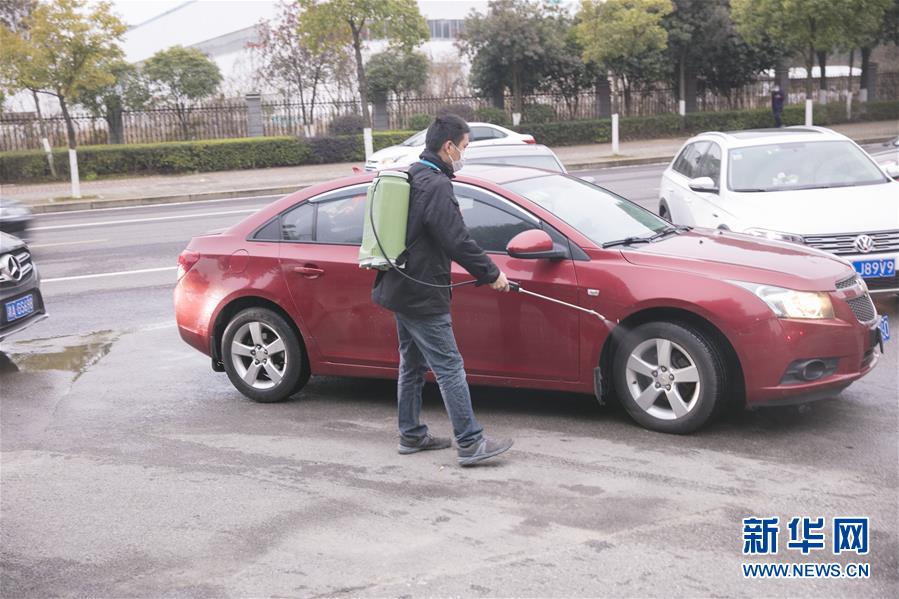 （來自經(jīng)濟前沿的故事&middot;企業(yè)復(fù)工復(fù)產(chǎn)&middot;圖文互動）（5）&ldquo;開門紅包&rdquo;變&ldquo;消毒迎門&rdquo;&mdash;&mdash;長沙高新區(qū)一家企業(yè)復(fù)工的&ldquo;拼勁&rdquo;