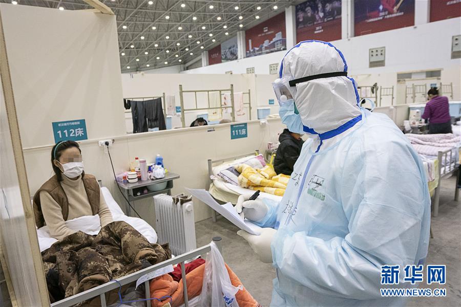 （新華全媒頭條&middot;圖文互動(dòng)）（4）火線上的中流砥柱&mdash;&mdash;獻(xiàn)給奮戰(zhàn)在抗疫一線的醫(yī)務(wù)工作者