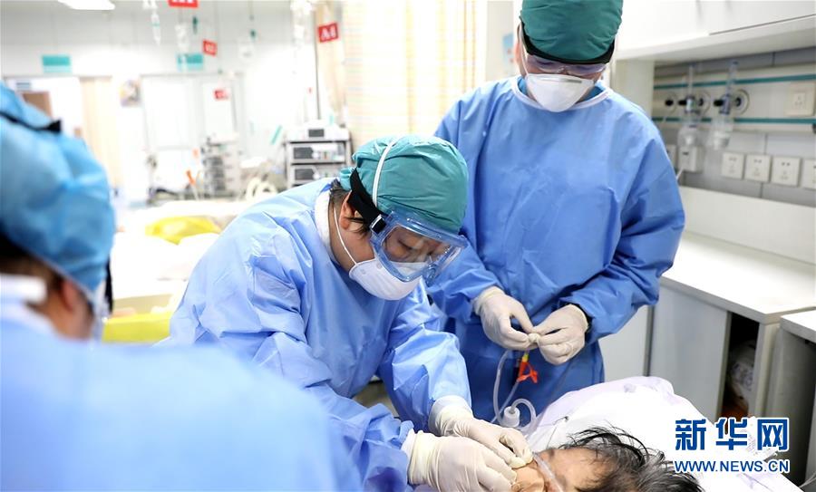 (一線抗疫群英譜·圖文互動)(3)當(dāng)好首都抗疫“守門人”——解放軍總醫(yī)院第一醫(yī)學(xué)中心急診科抗疫記事