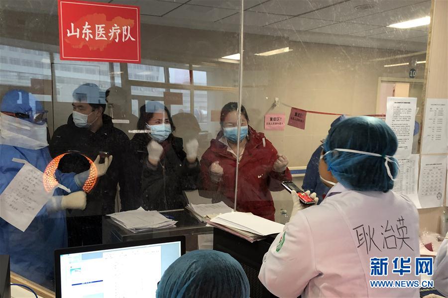 （一線抗疫群英譜&middot;圖文互動）（3）耿治英：盼早日重返&ldquo;戰(zhàn)場&rdquo;滅疫魔