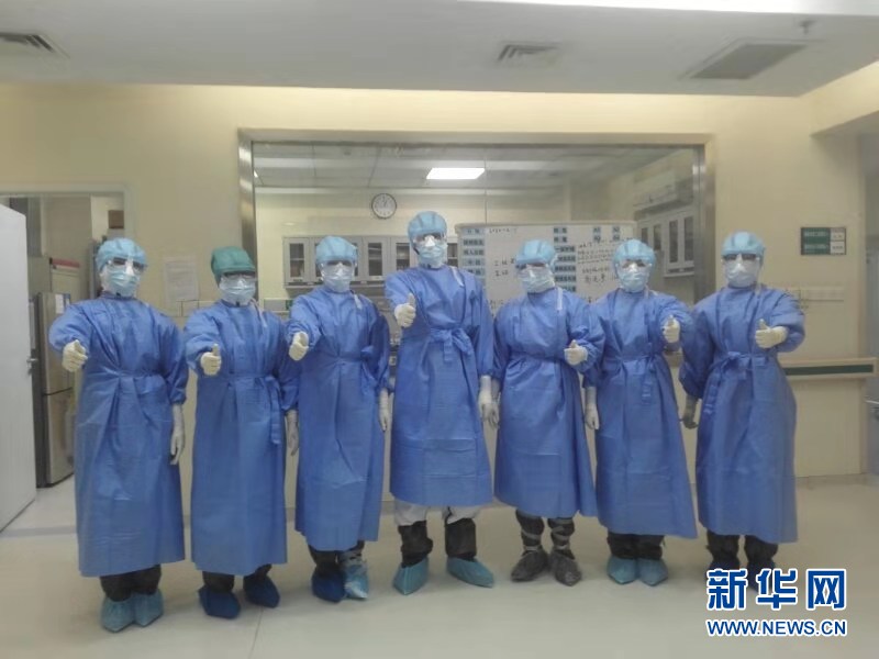 （在習(xí)近平新時(shí)代中國特色社會主義思想指引下&mdash;&mdash;新時(shí)代新作為新篇章&middot;習(xí)近平總書記關(guān)切事&middot;圖文互動）（9）口罩擋不住你的美&mdash;&mdash;戰(zhàn)&ldquo;疫&rdquo;一線巾幗掠影