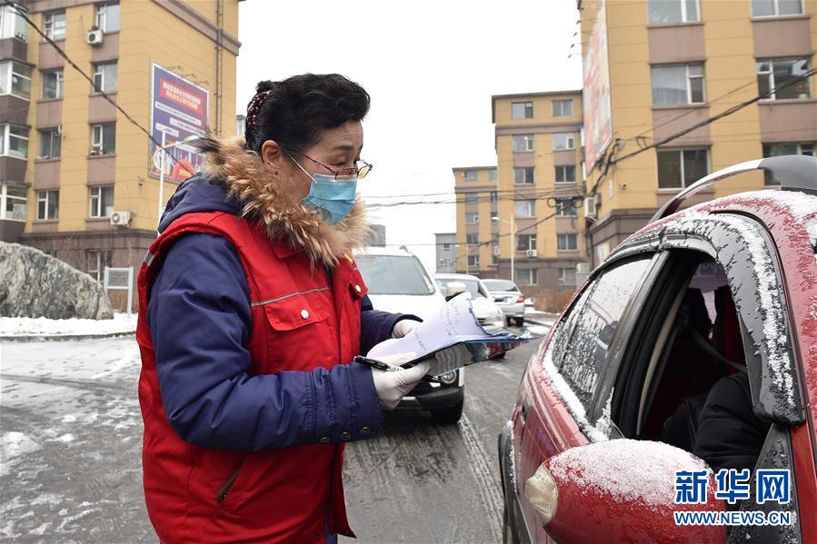 （習(xí)近平致敬的戰(zhàn)&ldquo;疫&rdquo;英雄&middot;社區(qū)工作者篇&middot;圖文互動）（1）他們，堅守一線戰(zhàn)風(fēng)雨