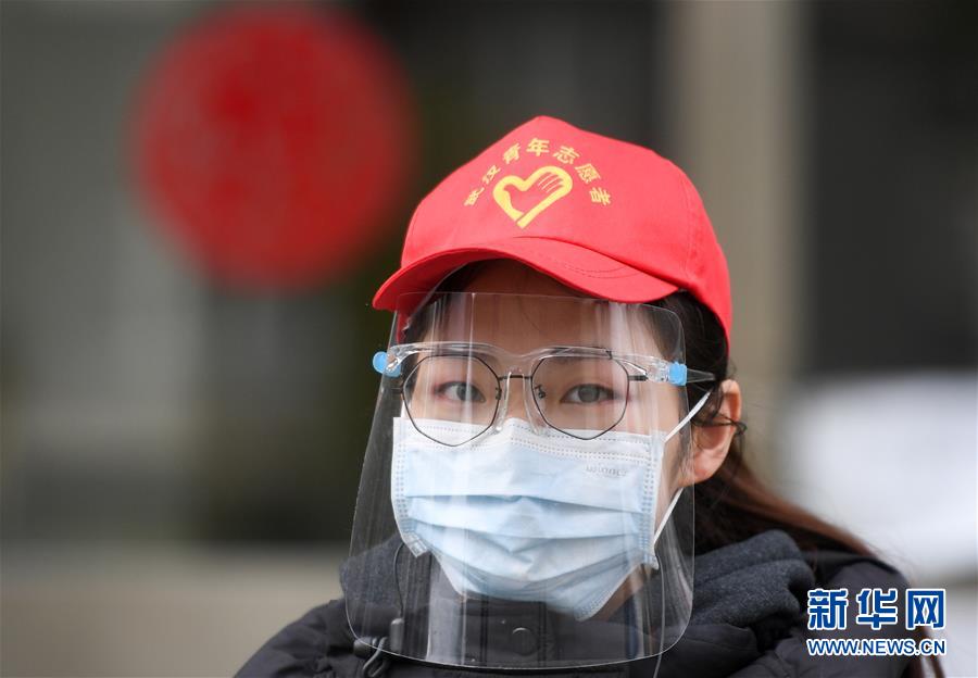 （習(xí)近平致敬的戰(zhàn)&ldquo;疫&rdquo;英雄&middot;志愿者篇&middot;圖文互動(dòng)）（4）他們，微光成炬照征程