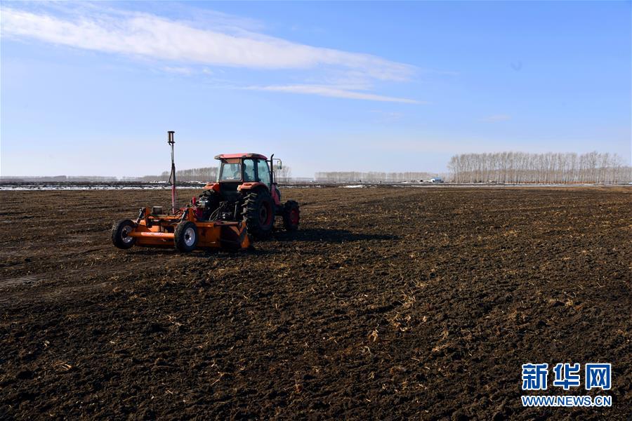 （在習(xí)近平新時(shí)代中國特色社會主義思想指引下&mdash;&mdash;新時(shí)代新作為新篇章&middot;習(xí)近平總書記關(guān)切事&middot;圖文互動）（4）希望的田野，希望的春天&mdash;&mdash;各地農(nóng)業(yè)生產(chǎn)新動態(tài)掃描