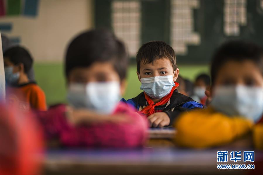 (決戰(zhàn)決勝脫貧攻堅·圖文互動)(14)決戰(zhàn)昆侖——新疆聚焦10個未摘帽縣展開深度貧困攻堅戰(zhàn)