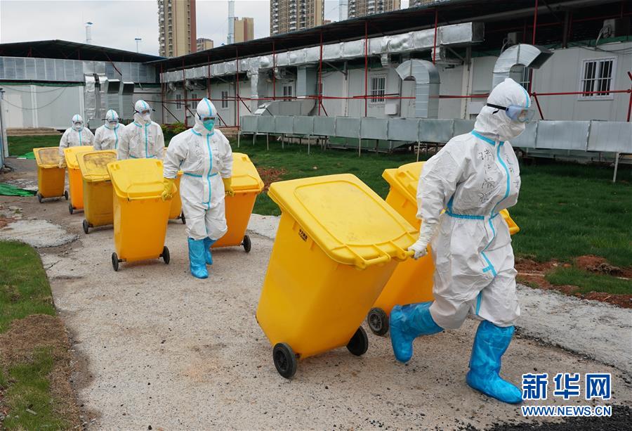 (新華全媒頭條·圖文互動(dòng))(8)致敬“沉默的英雄”——記武漢火神山雷神山醫(yī)院的建設(shè)者