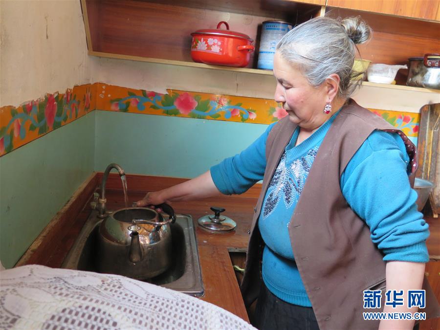 （新華全媒頭條&middot;圖文互動(dòng)）（11）春天里的5個(gè)&ldquo;戰(zhàn)貧&rdquo;瞬間&mdash;&mdash;習(xí)近平總書(shū)記關(guān)于脫貧攻堅(jiān)決策部署指引攻克最后的深貧堡壘