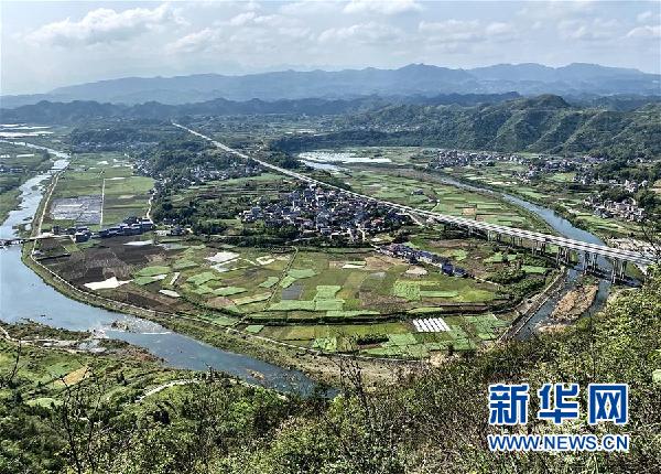 (新華網(wǎng)·圖文互動)(3)記者手記:“深閨之美”孕育深情之歌