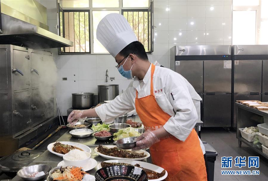 （聚焦復(fù)工復(fù)產(chǎn)&middot;圖文互動(dòng)）（3）春暖花開(kāi)迎客來(lái)&mdash;&mdash;天津餐飲業(yè)回暖一線直擊