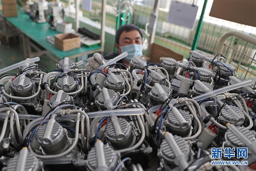 （聚焦疫情防控&middot;圖文互動）（10）團結(jié)起來！我們?nèi)f眾一心！&mdash;&mdash;中國抗疫人民力量的生動實踐