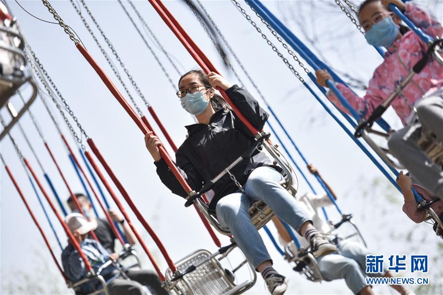 （新華全媒頭條&middot;圖文互動）（4）人氣回暖 消費(fèi)復(fù)蘇 健康出行&mdash;&mdash;加長版&ldquo;五一&rdquo;假期觀察 