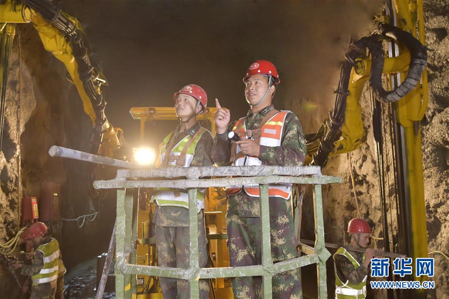 (代表委員履職·圖文互動)(1)把創(chuàng)新成果融入國防工程建設(shè)——全國人大代表沙子呷履職記