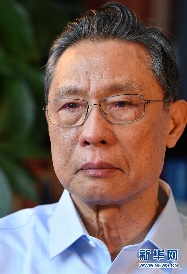 （新華全媒頭條&middot;圖文互動(dòng)）（27）風(fēng)雨無阻向前進(jìn)&mdash;&mdash;寫在全國疫情防控阻擊戰(zhàn)取得重大戰(zhàn)略成果之際