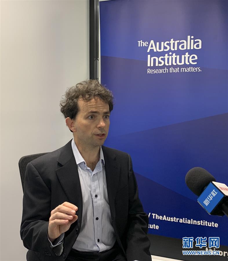 （國(guó)際疫情&middot;圖文互動(dòng)）專(zhuān)訪：污蔑中國(guó)不利于應(yīng)對(duì)疫情 各國(guó)應(yīng)合作提升&ldquo;數(shù)字素養(yǎng)&rdquo;&mdash;&mdash;訪揭露新冠謠言的澳大利亞研究人員羅德&middot;坎貝爾