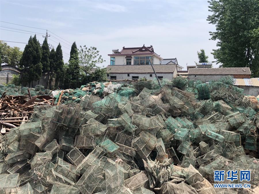 （新華視點&middot;圖文互動）（1）偷捕現(xiàn)象未絕，&ldquo;江鮮&rdquo;仍在高價交易&mdash;&mdash;長江&ldquo;禁漁令&rdquo;實施近半年追蹤