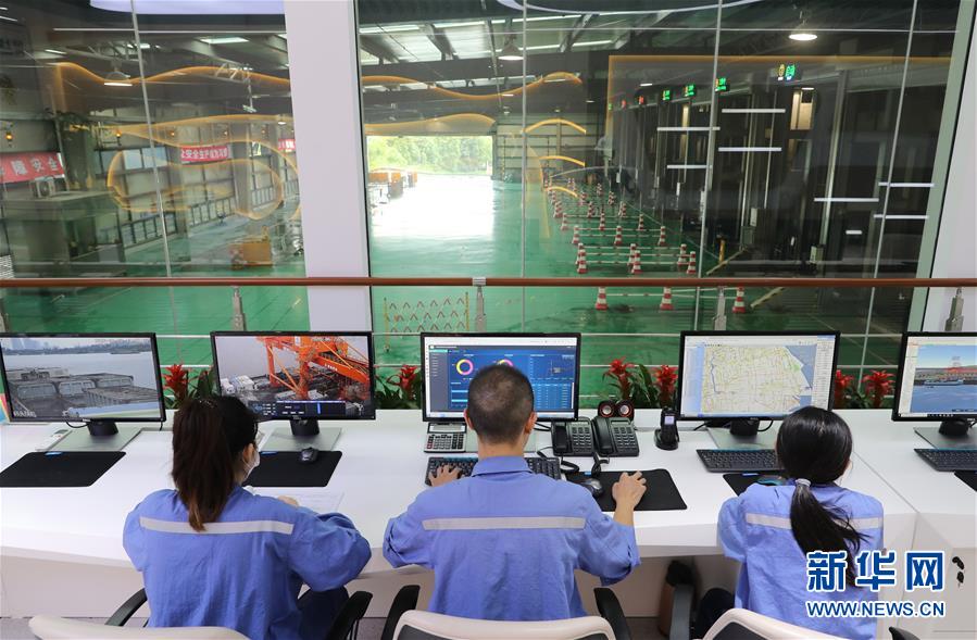 （新華全媒頭條&middot;圖文互動）（12）演繹新時尚 答好治理卷&mdash;&mdash;上海實施垃圾分類效果追蹤