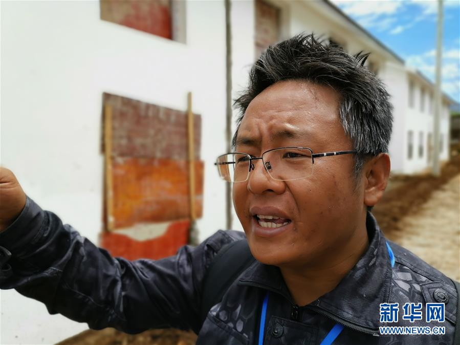 (新華全媒頭條·圖文互動(dòng))(7)初心赴使命 熱血寫(xiě)春秋——記脫貧攻堅(jiān)中的共產(chǎn)黨員