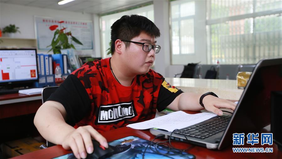  （新華全媒頭條&middot;圖文互動(dòng)）（3）青春，在希望的田野上&mdash;&mdash;大別山區(qū)尋訪&ldquo;城歸&rdquo;大學(xué)畢業(yè)生