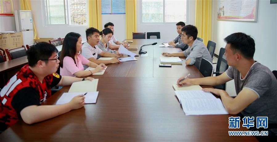  （新華全媒頭條&middot;圖文互動(dòng)）（4）青春，在希望的田野上&mdash;&mdash;大別山區(qū)尋訪&ldquo;城歸&rdquo;大學(xué)畢業(yè)生