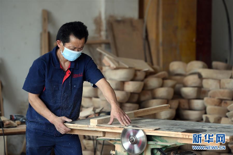  （新華全媒頭條&middot;圖文互動(dòng)）（5）青春，在希望的田野上&mdash;&mdash;大別山區(qū)尋訪&ldquo;城歸&rdquo;大學(xué)畢業(yè)生