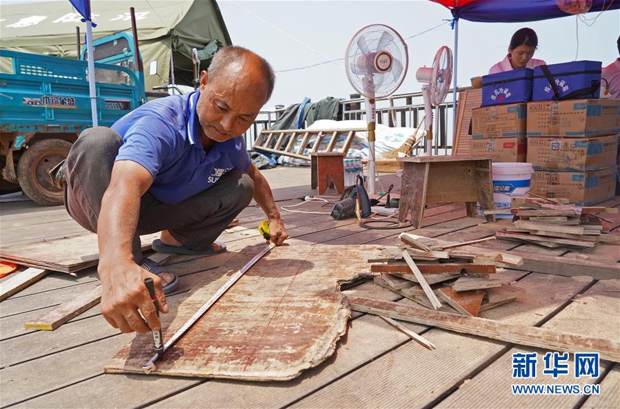 （防汛抗洪&middot;圖文互動(dòng)）（2）特寫：康山大堤上的脫貧&ldquo;守堤人&rdquo;