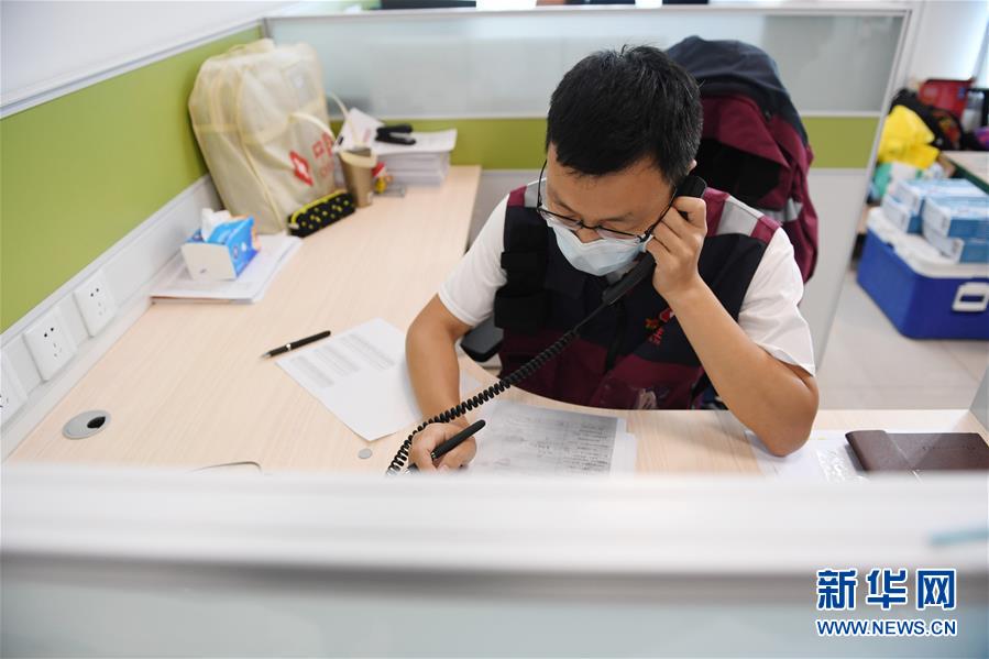 （新華全媒頭條&middot;圖文互動(dòng)）（2）首都再戰(zhàn)&ldquo;疫&rdquo;，難忘40天&mdash;&mdash;寫在北京應(yīng)急響應(yīng)級(jí)別降級(jí)之際