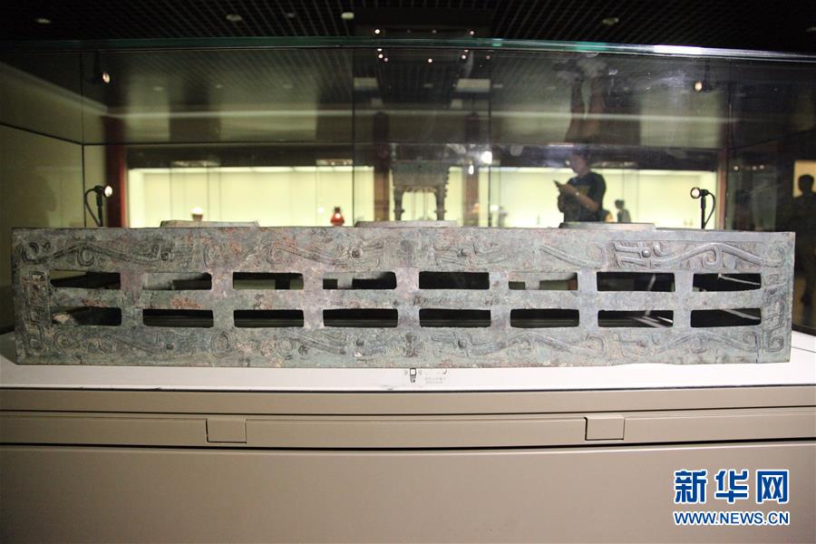 (圖文互動)(2)西周夔紋銅禁:從電解銅廠撿回拼成的國寶