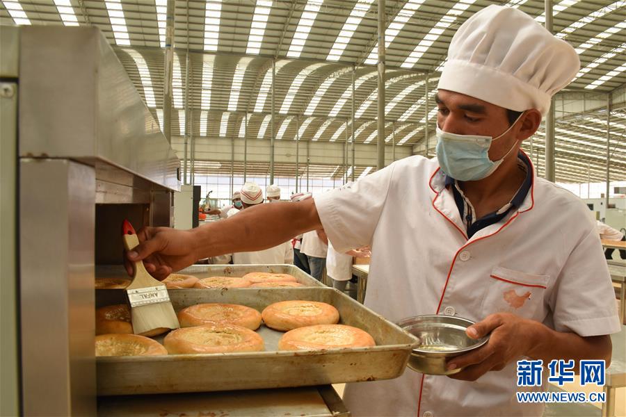 (決戰(zhàn)決勝脫貧攻堅·圖文互動)(3)新疆喀什:馕產(chǎn)業(yè)助脫貧