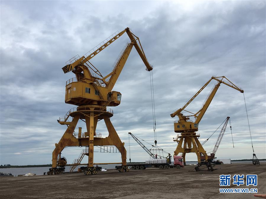 (圖文互動(dòng))(1)防疫不松 貿(mào)易暢通——中國(guó)“東極”撫遠(yuǎn)海關(guān)一線(xiàn)見(jiàn)聞