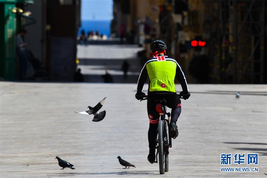 （國際&middot;圖文互動(dòng)）（18）特稿：穿越寒暑 無問西東&mdash;&mdash;寫在新冠疫情構(gòu)成&ldquo;國際關(guān)注的突發(fā)公共衛(wèi)生事件&rdquo;半年之際