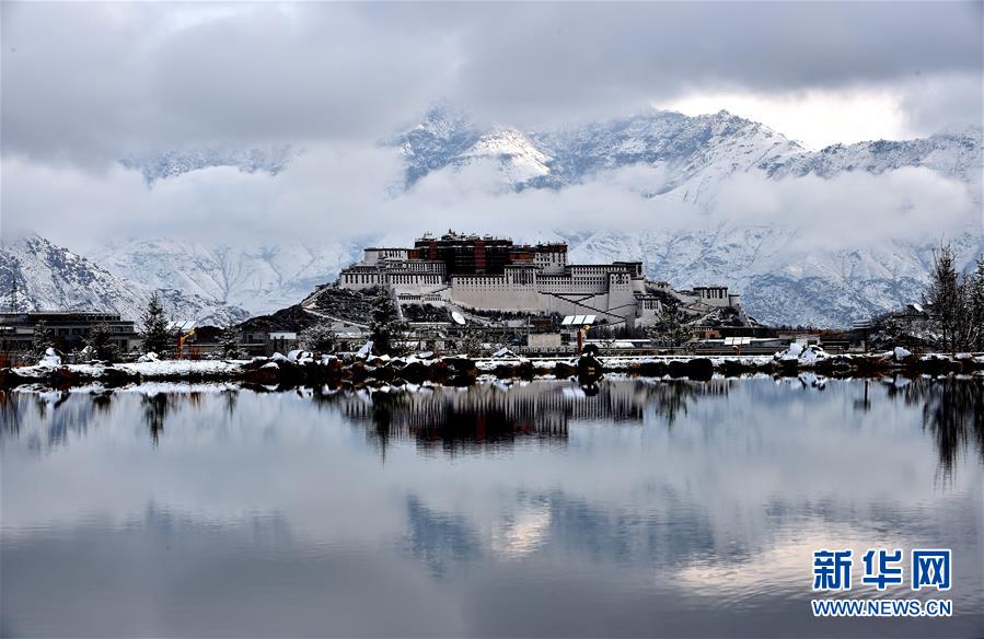 （在習近平新時代中國特色社會主義思想指引下&mdash;&mdash;新時代新作為新篇章&middot;習近平總書記關切事&middot;圖文互動）（3）綠色映底蘊，山水見初心&mdash;&mdash;生態(tài)優(yōu)先、綠色發(fā)展持續(xù)造福群眾美好生活