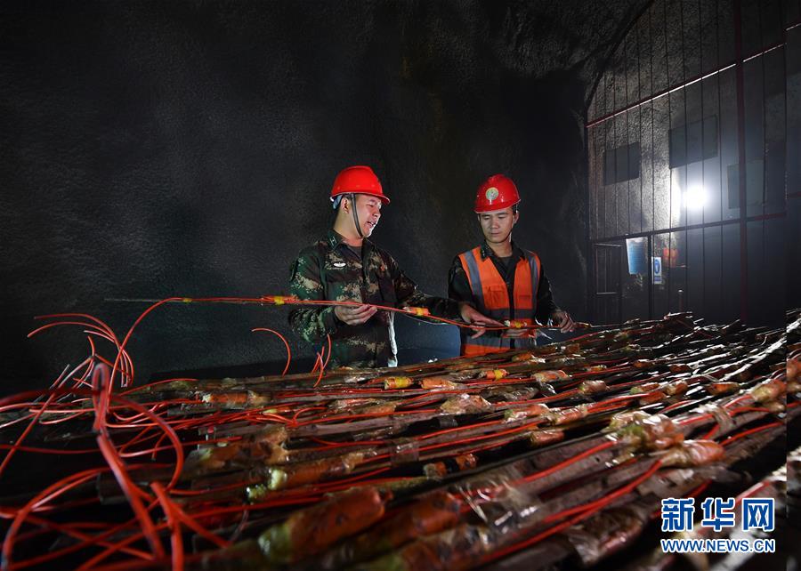 （軍事&middot;圖文互動）（4）為導(dǎo)彈筑巢的&ldquo;彝族雄鷹&rdquo;&mdash;&mdash;記&ldquo;最美新時代革命軍人&rdquo;沙子呷