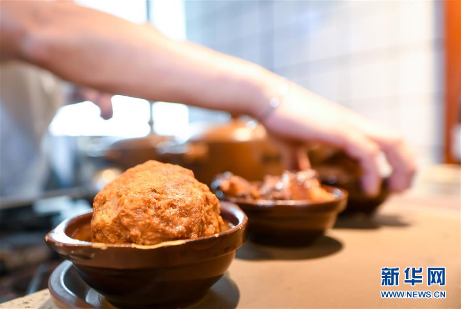 （在習(xí)近平新時代中國特色社會主義思想指引下&mdash;&mdash;新時代新作為新篇章&middot;習(xí)近平總書記關(guān)切事&middot;圖文互動）（7）珍惜盤中餐，狠剎浪費(fèi)風(fēng)&mdash;&mdash;各地積極行動堅決制止餐飲浪費(fèi)