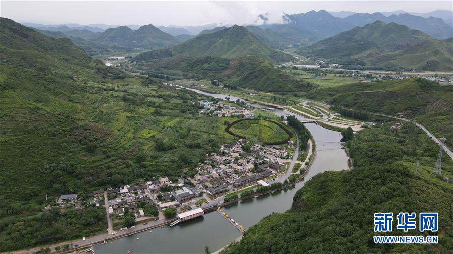 （新華全媒頭條&middot;走向我們的小康生活&middot;圖文互動(dòng)）（5）長(zhǎng)城腳下，小康村串成&ldquo;珍珠鏈&rdquo;