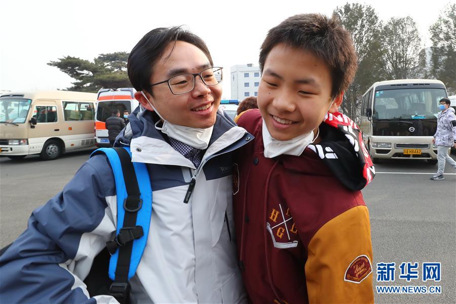 （抗疫一線醫(yī)務(wù)人員英雄群體&middot;圖文互動）（5）你的名字，我們的希望&mdash;&mdash;記國家援鄂抗疫醫(yī)療隊