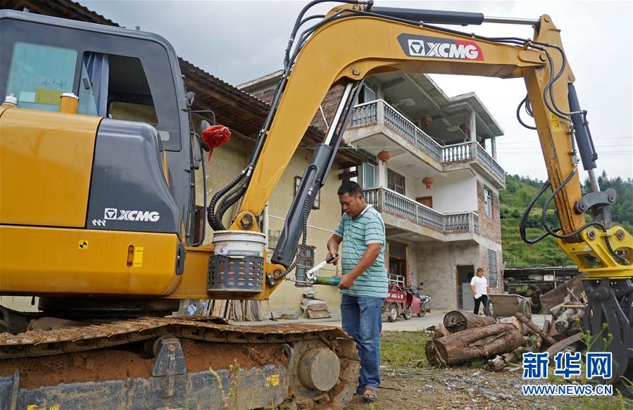 （脫貧攻堅&middot;圖片故事）（8）四胞胎家脫貧記