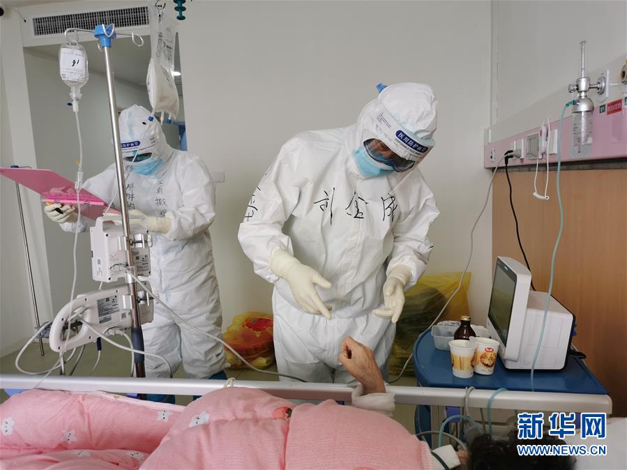 (在習(xí)近平強軍思想指引下·我們在戰(zhàn)位報告·圖文互動)(2)“火神山”答卷:現(xiàn)代衛(wèi)勤向戰(zhàn)而生