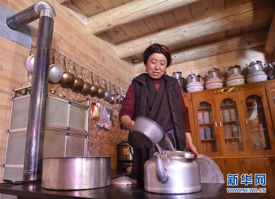 （新華全媒頭條&middot;圖文互動）（4）命運(yùn)的轉(zhuǎn)折&mdash;&mdash;寫在四川甘孜藏族自治州建州70年之際