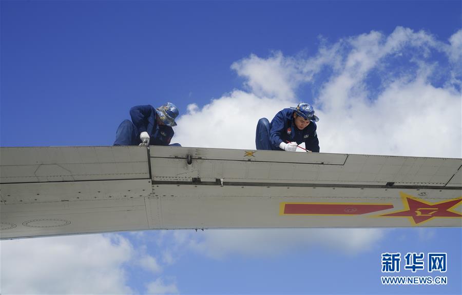 （在習(xí)近平強(qiáng)軍思想指引下&middot;我們在戰(zhàn)位報(bào)告&middot;圖文互動）（1）偵天探海 狩獵海空&mdash;&mdash;南部戰(zhàn)區(qū)海軍航空兵某師加速轉(zhuǎn)型提升新質(zhì)戰(zhàn)斗力記事