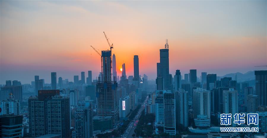 (在習(xí)近平新時代中國特色社會主義思想指引下——新時代新作為新篇章·習(xí)近平總書記關(guān)切事·圖文互動)(11)我家大門常打開——經(jīng)濟(jì)特區(qū)全方位對外開放故事