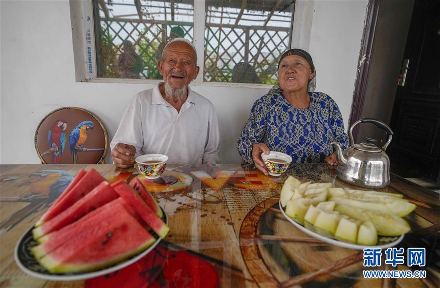（新華全媒頭條&middot;圖文互動(dòng)）（2）新天地 新兒女 新奇跡&mdash;&mdash;脫貧攻堅(jiān)繪就新疆新圖景