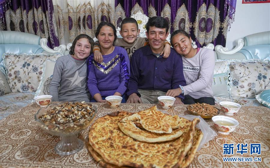 （新華全媒頭條&middot;圖文互動(dòng)）（7）新天地 新兒女 新奇跡&mdash;&mdash;脫貧攻堅(jiān)繪就新疆新圖景