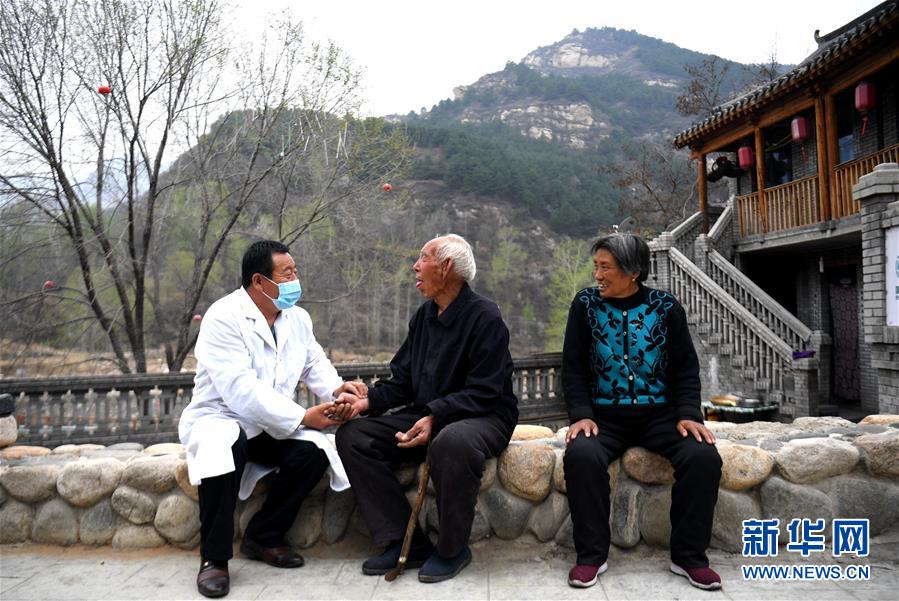 （習近平的小康故事&middot;新華網&middot;圖文互動）（9）&ldquo;讓所有老年人都能有一個幸福美滿的晚年&rdquo;&mdash;&mdash;習近平和尊老養(yǎng)老的故事