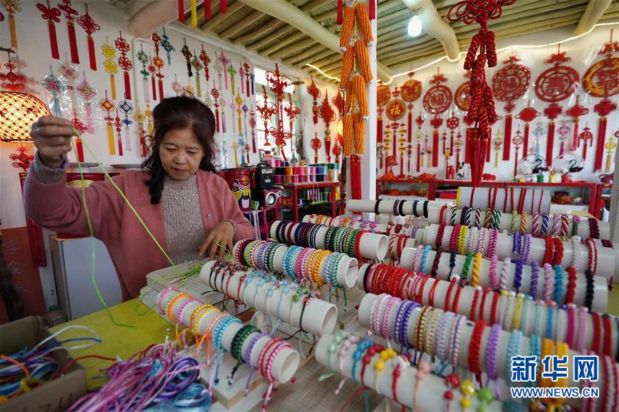 (全面建成小康社會“百城千縣萬村調研行”·圖文互動)(3)北戴河村:藝術院落“點亮”鄉(xiāng)村致富路