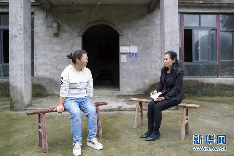 （兩會(huì)人物&middot;圖文互動(dòng)）（4）帶娃、賺錢(qián)兩不誤&mdash;&mdash;一位農(nóng)民工代表眼中的脫貧新工作